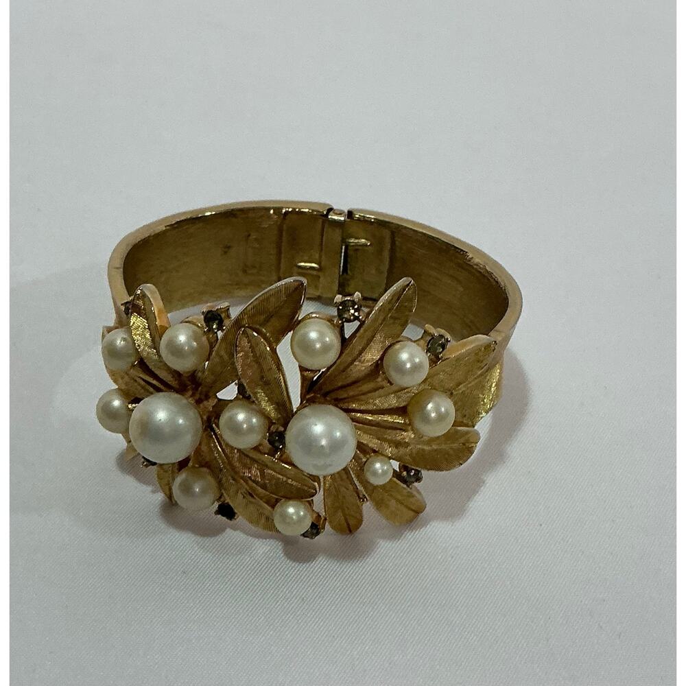 *Estate Jewelry* Trifari gold pearl cuff hinged Bracelet